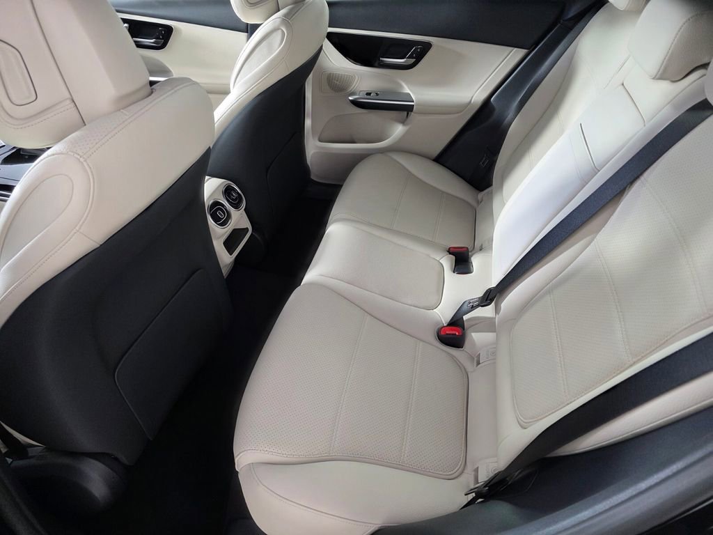 New 2026 Mercedes-Benz GLC 300 image 11