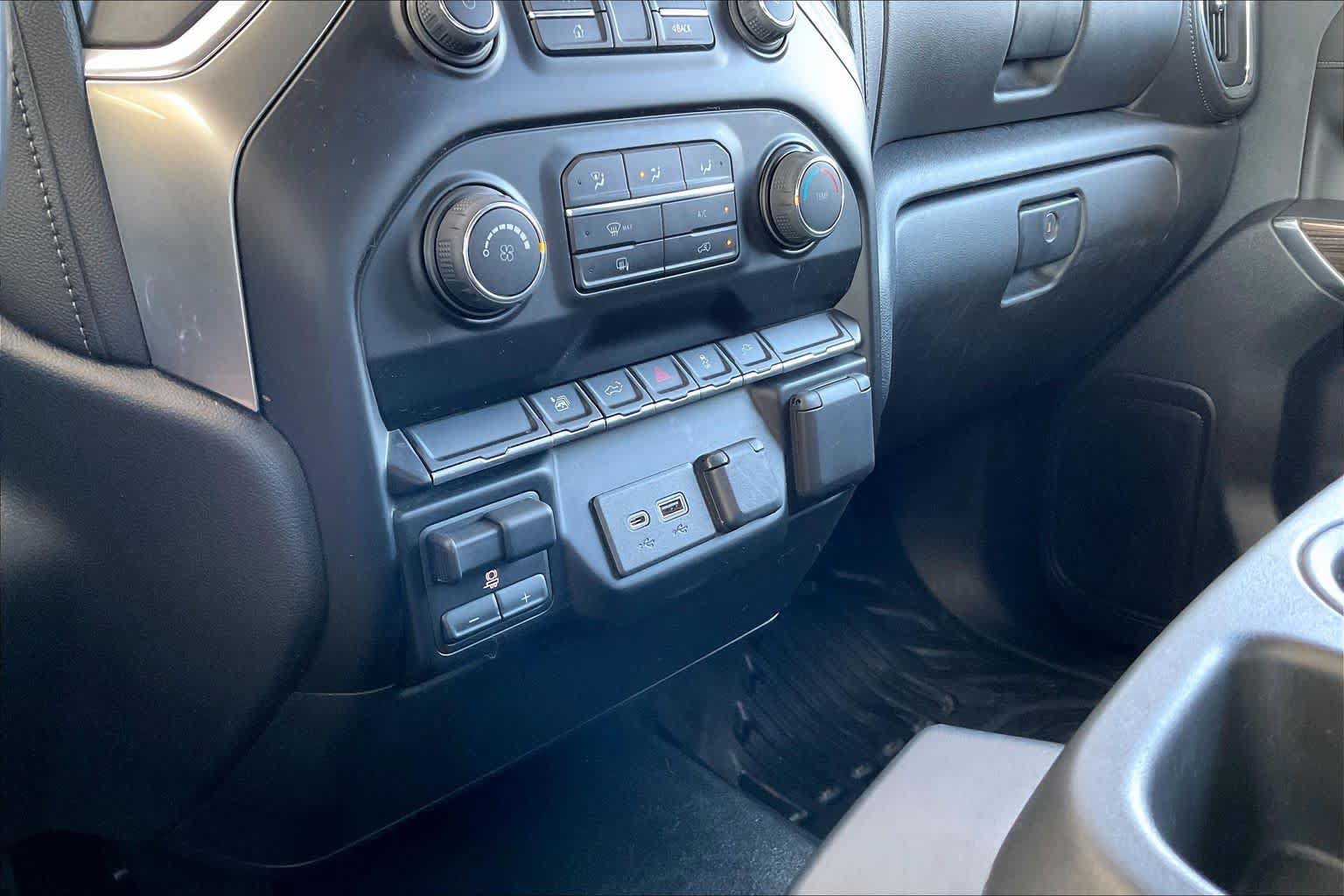Used 2023 Chevrolet Silverado 2500 LT AWD/4WD image 31