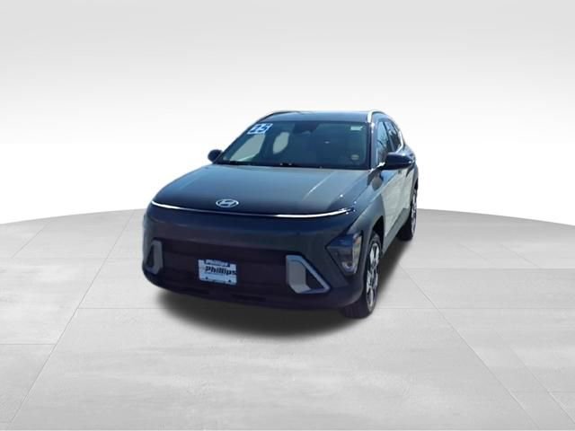 Used 2025 Hyundai Kona SEL image 3