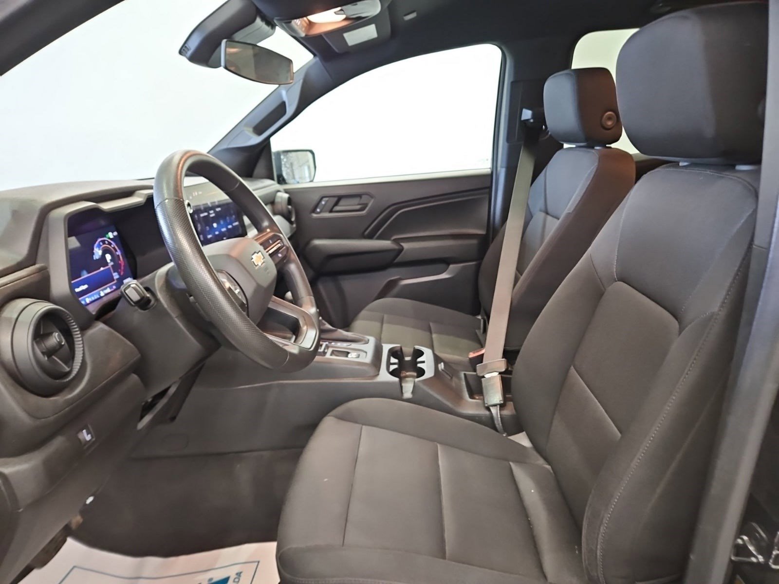 Used 2024 Chevrolet Colorado W/T image 8