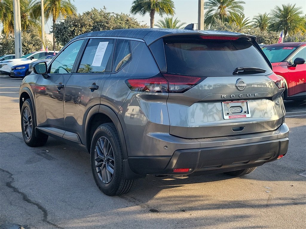 Used 2025 Nissan Rogue S image 4