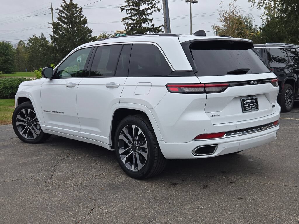 Certified 2023 Jeep Grand Cherokee Overland w/ Luxury Tech Group IV AWD/4WD image 17