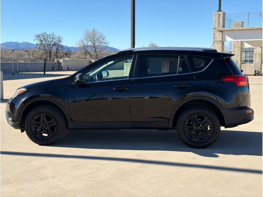 Used 2015 Toyota RAV4 LE image 4