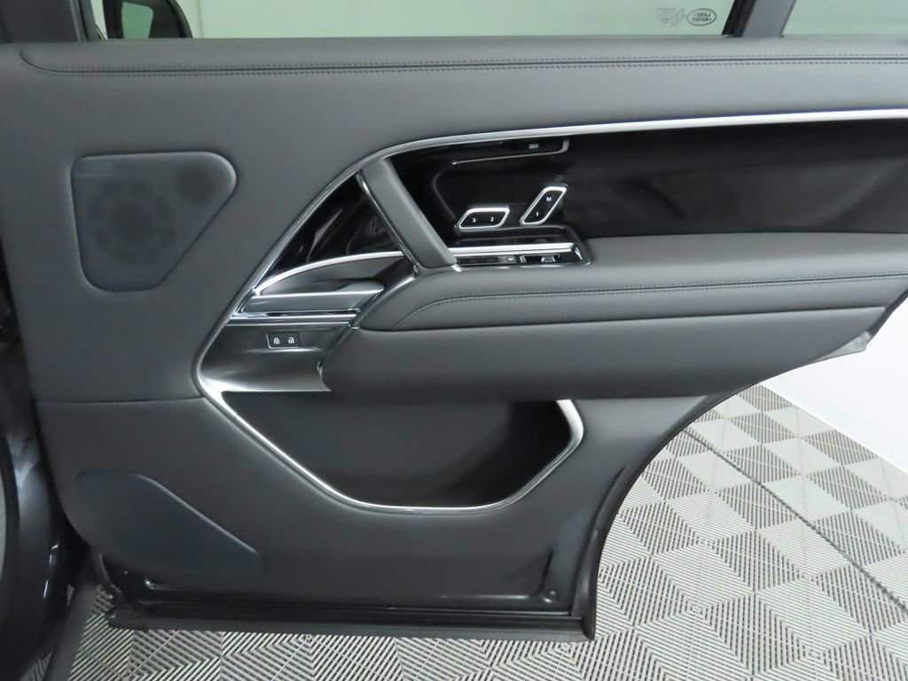 New 2026 Land Rover Range Rover Long Wheelbase SE image 28