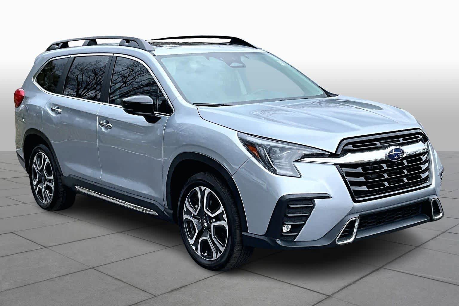 Used 2024 Subaru Ascent Touring image 3