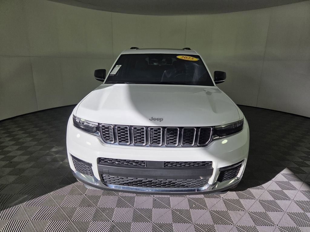 Certified 2025 Jeep Grand Cherokee L Limited AWD/4WD image 3