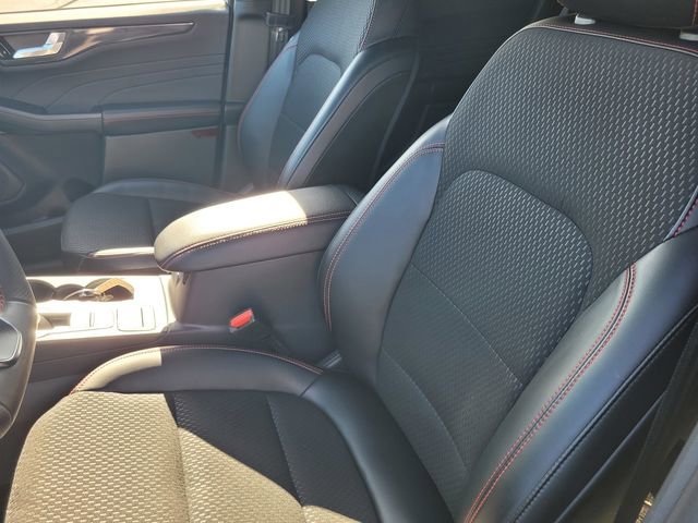 Certified 2025 Ford Escape ST-Line image 11