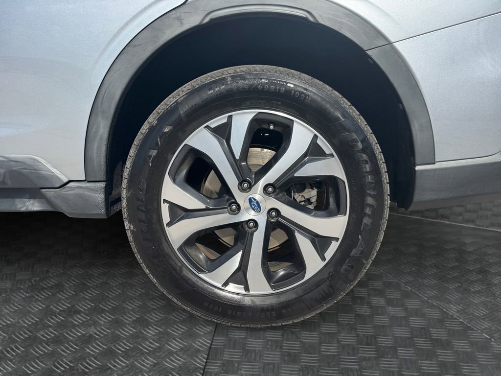 Used 2020 Subaru Outback Limited image 17