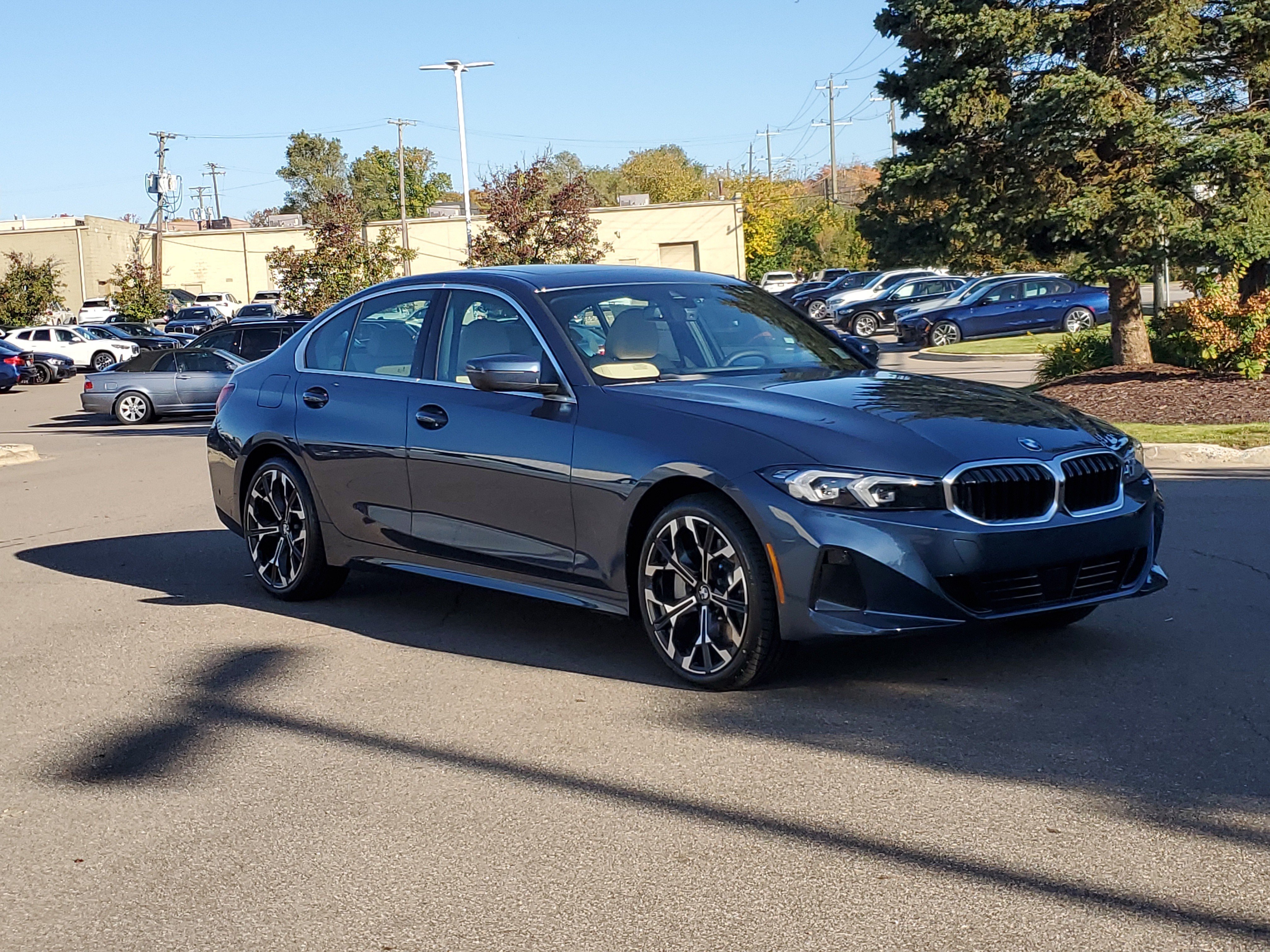 New 2026 BMW 330i xDrive Sedan w/ Premium Package AWD/4WD image 7