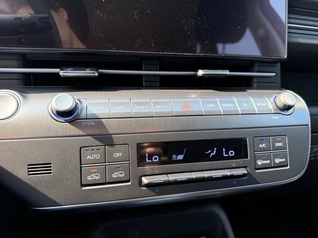 Certified 2025 Hyundai Kona SEL FWD image 17