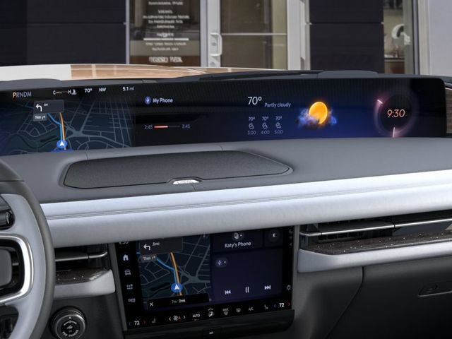 New 2026 Lincoln Navigator Black Label w/ Black Label Special Edition AWD/4WD image 14