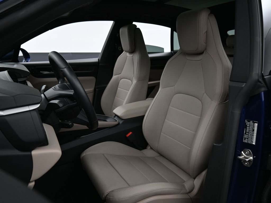 Certified 2025 Porsche Macan 4S Electric image 5