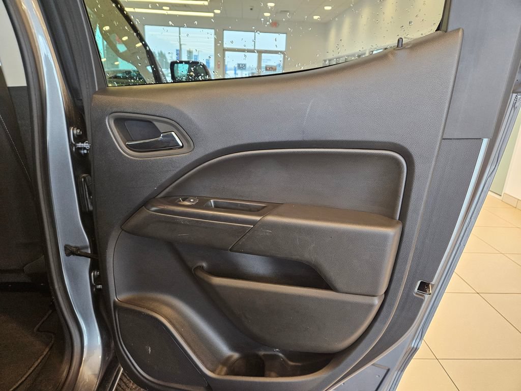 Used 2022 Chevrolet Colorado LT w/ Safety Package AWD/4WD image 26