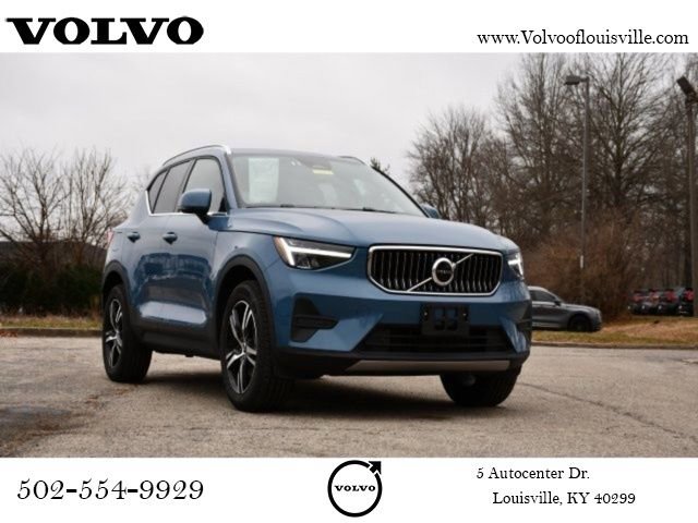 Certified 2025 Volvo XC40 B5 Core AWD/4WD image 1