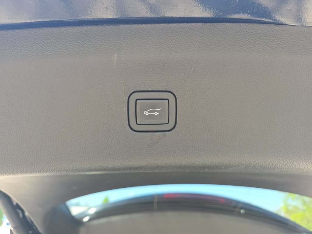 Used 2024 Buick Enclave Avenir w/ Avenir Technology Package FWD image 36