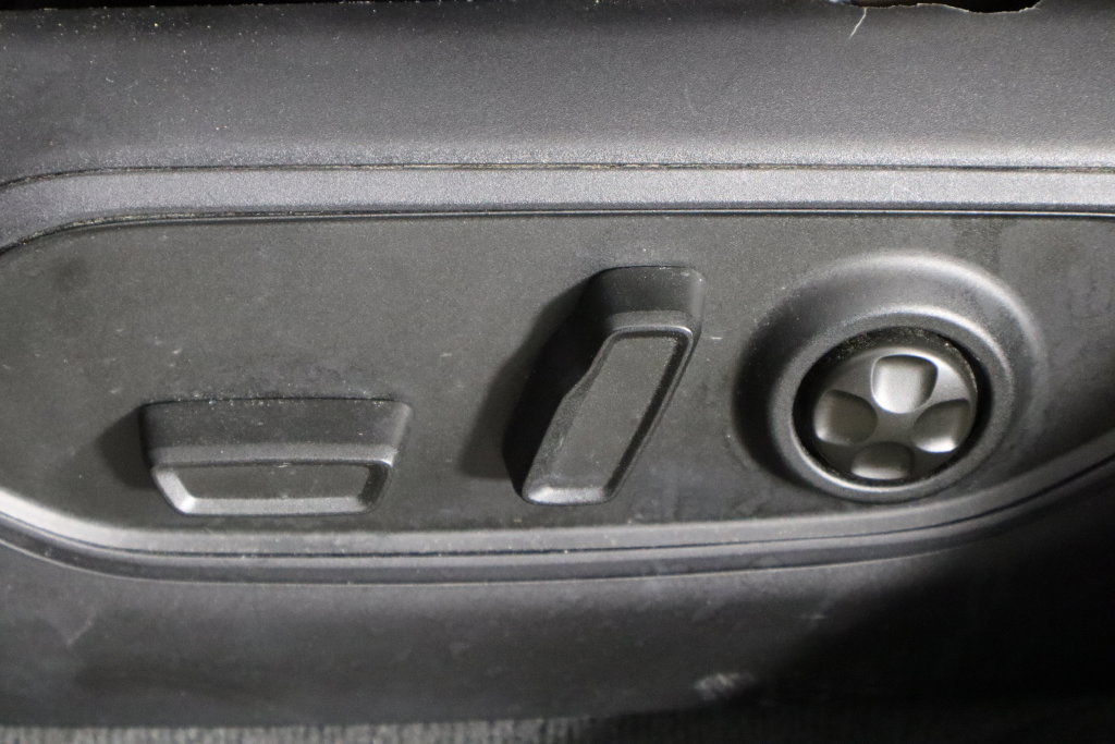 Used 2023 Jeep Grand Cherokee Limited AWD/4WD image 23