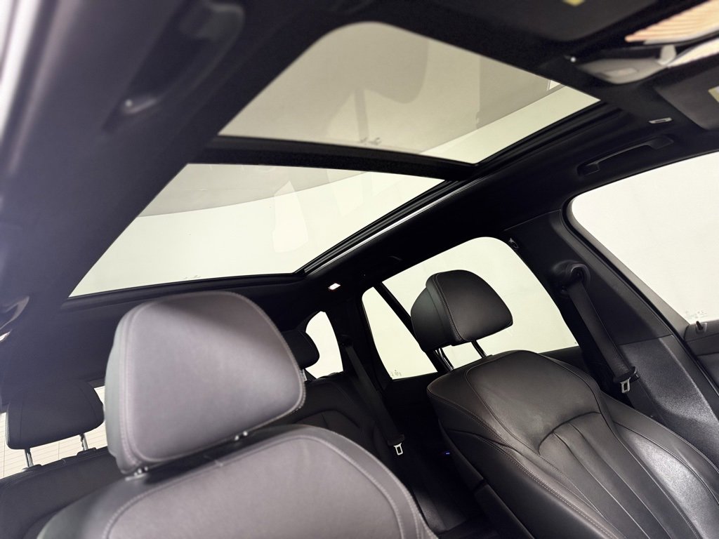 Used 2022 BMW X5 M50i w/ Premium Package image 12