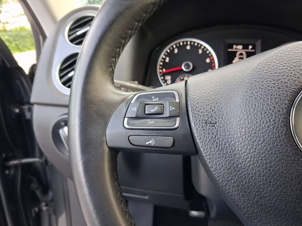 Used 2018 Volkswagen Tiguan Limited w/ Premium Package FWD image 19