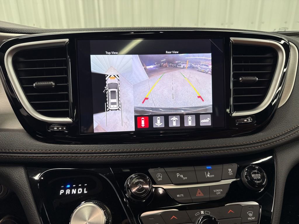 New 2026 Chrysler Pacifica Pinnacle image 26
