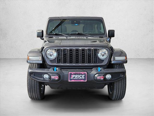 Used 2024 Jeep Wrangler Unlimited AWD/4WD image 2