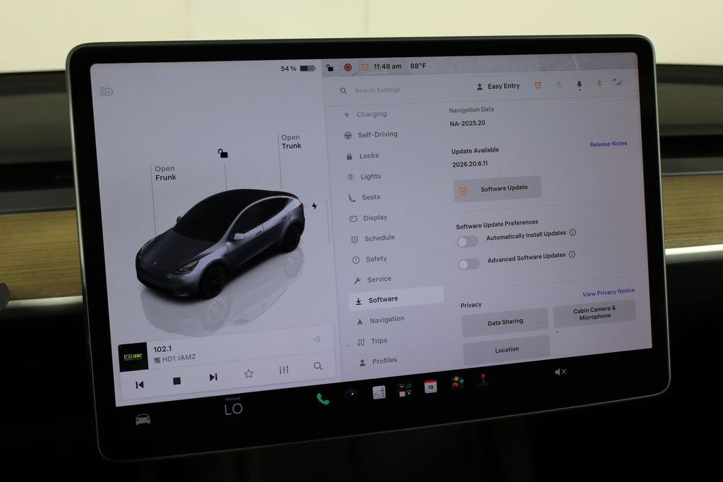 Used 2024 Tesla Model Y Long Range AWD/4WD image 39