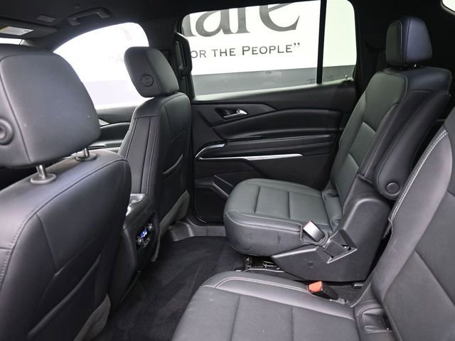 Used 2025 Chevrolet Traverse LT image 23