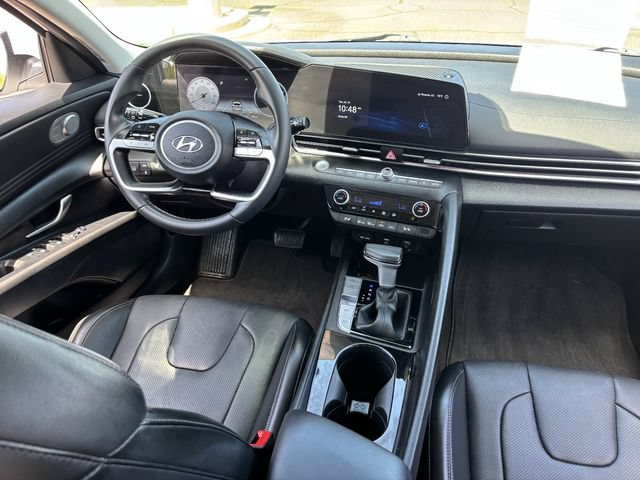 Used 2023 Hyundai Elantra Limited FWD image 14