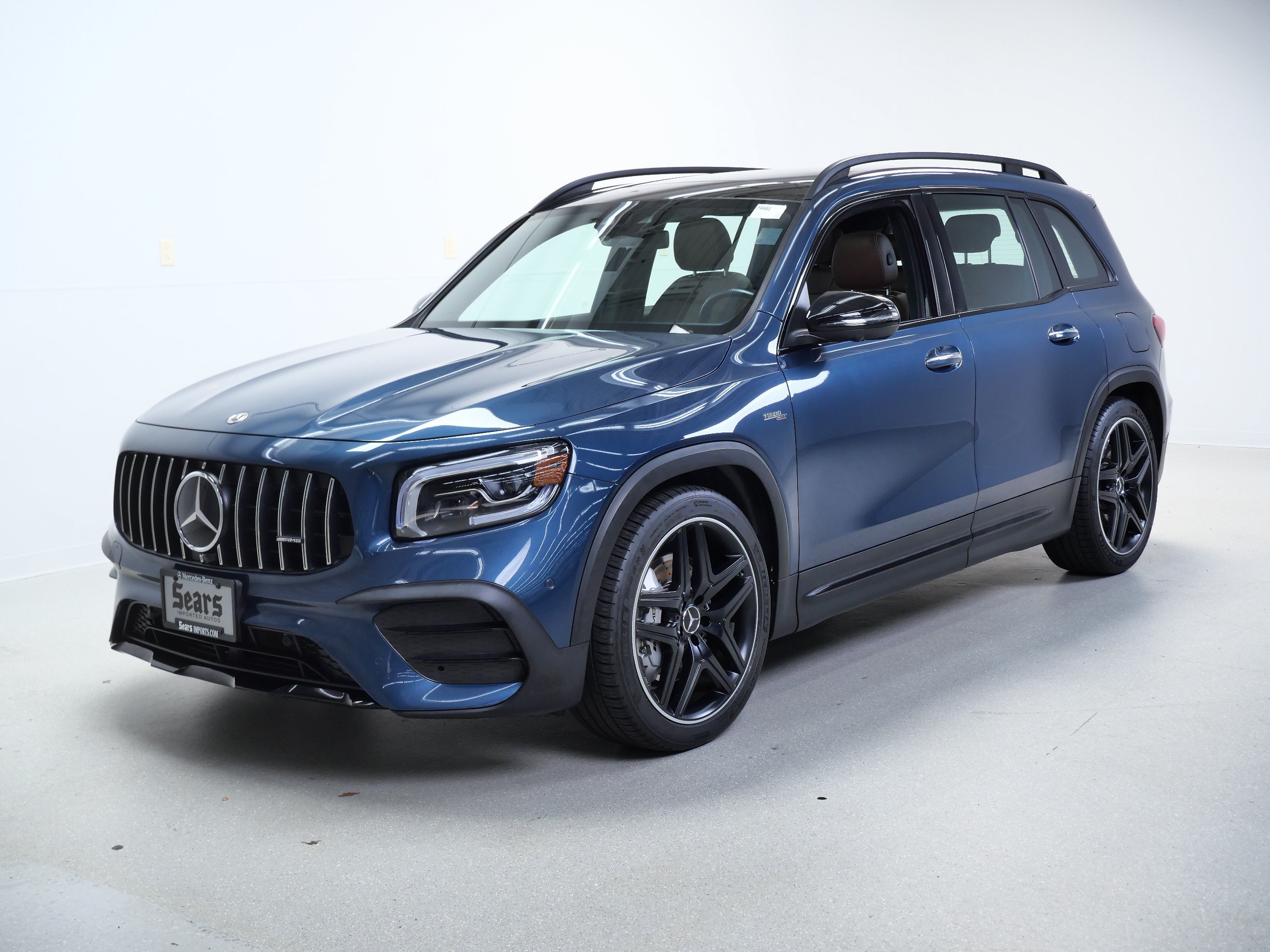 Certified 2022 Mercedes-Benz GLB 35 AMG 4MATIC image 9