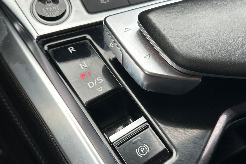 Used 2022 Audi e-tron Premium AWD/4WD image 25