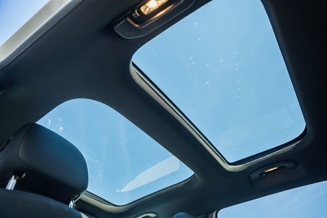 Used 2023 Mercedes-Benz GLB 250 4MATIC image 40