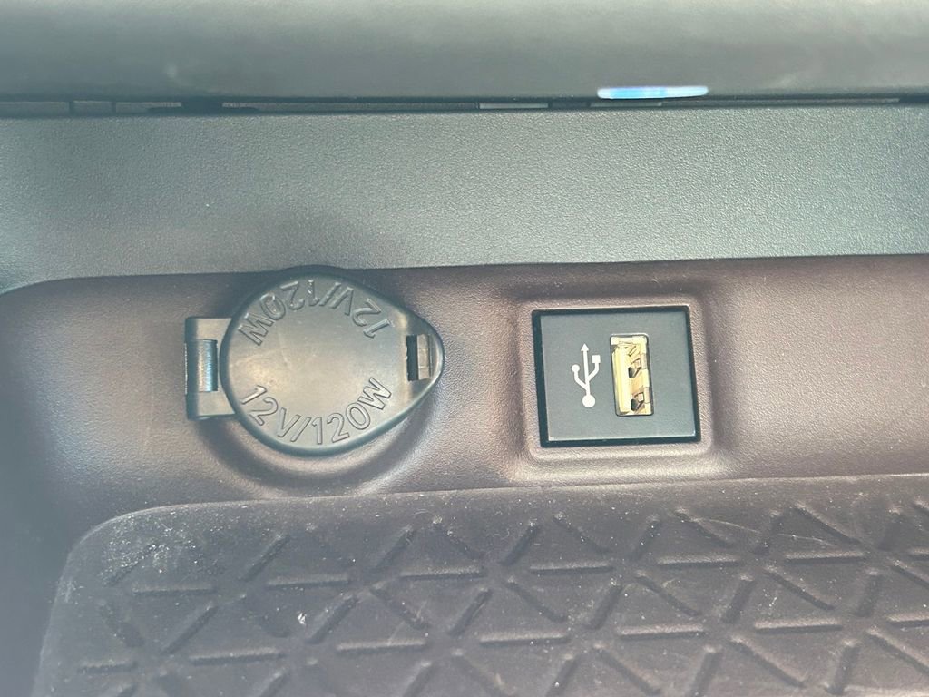 Used 2025 Toyota RAV4 Limited FWD image 30