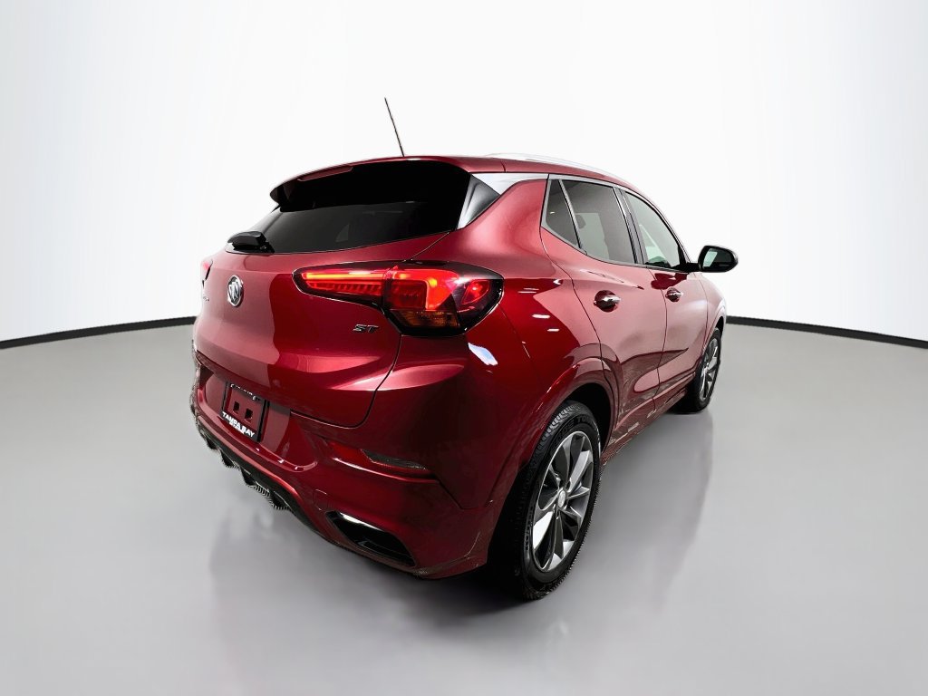 Used 2021 Buick Encore GX Essence w/ Experience Buick Package FWD image 3
