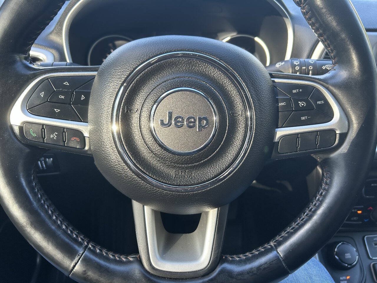 Used 2018 Jeep Compass Latitude w/ Popular Equipment Group AWD/4WD image 16