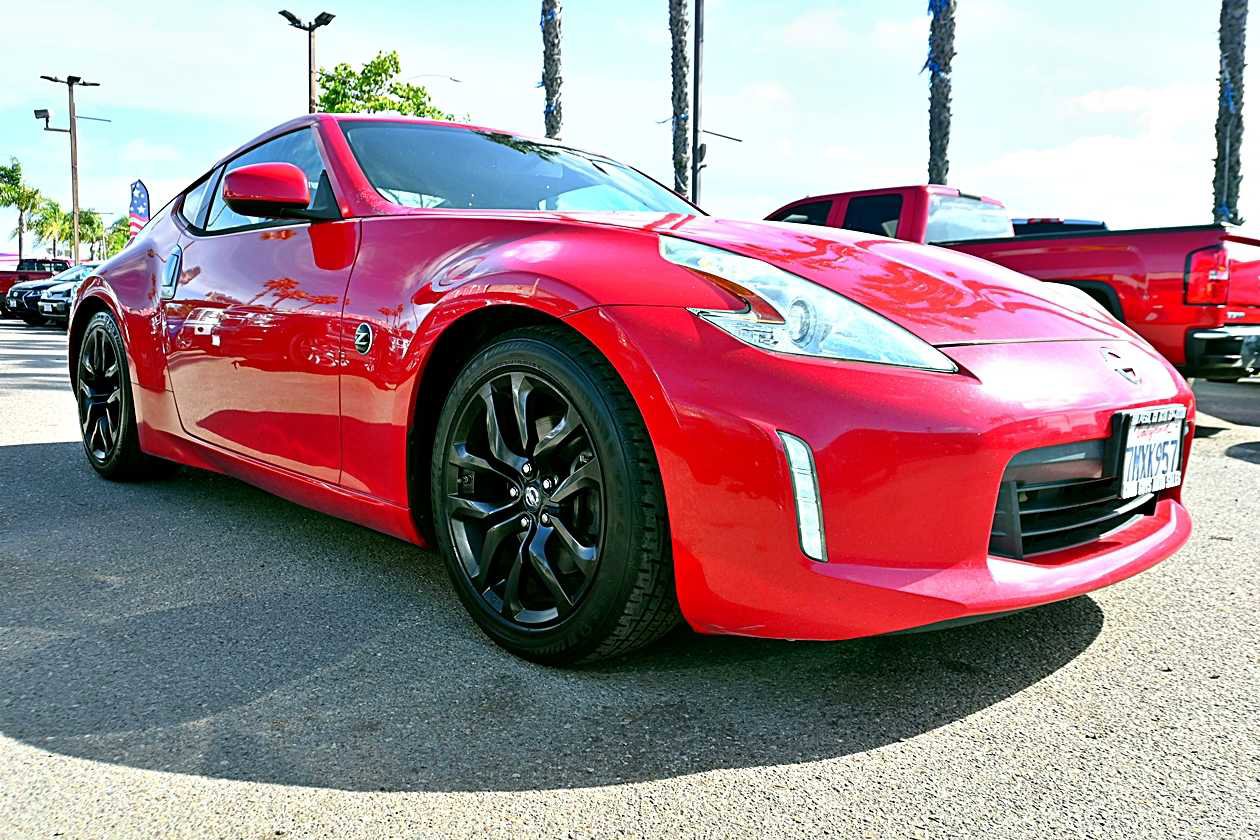 Used 2016 Nissan 370Z Coupe RWD image 3