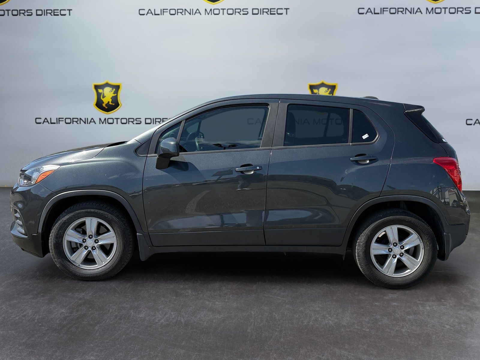 Used 2020 Chevrolet Trax LS w/ LPO, Protection Package FWD image 2