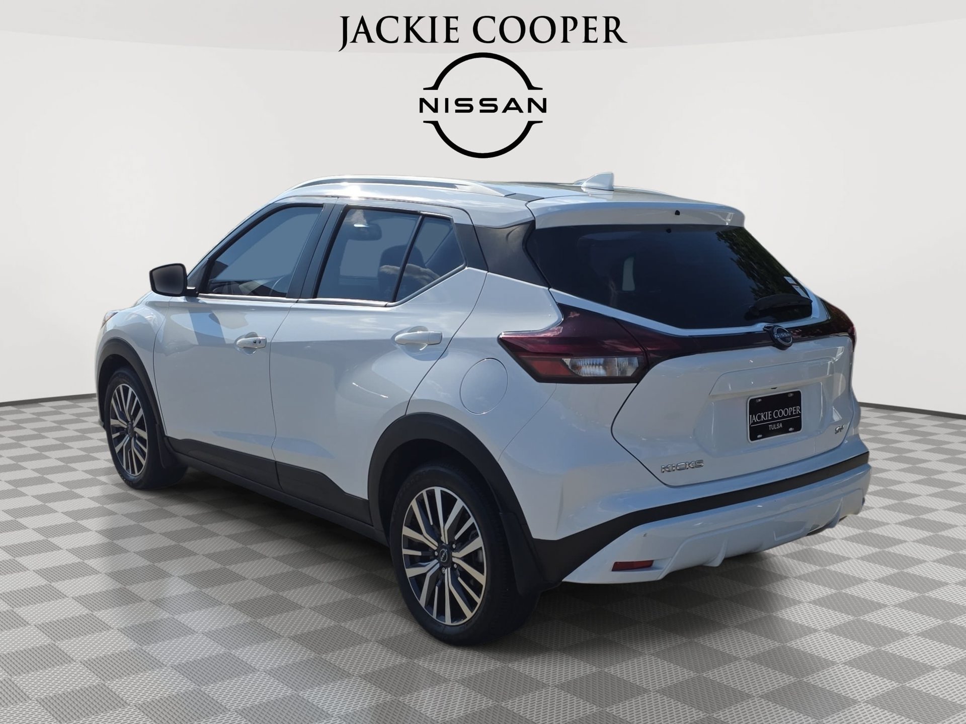 Used 2023 Nissan Kicks SV FWD image 7