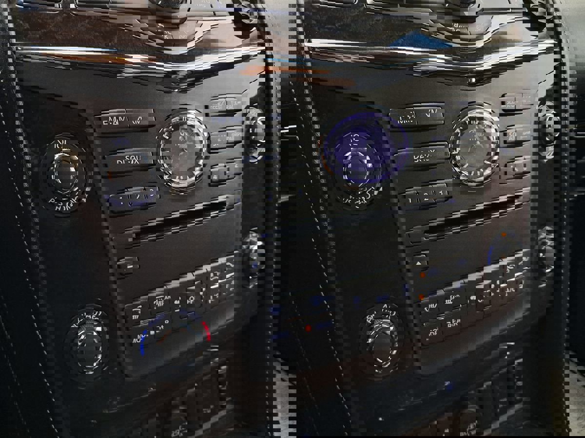 Used 2017 INFINITI QX80 4WD w/ Driver Assistance Package image 23