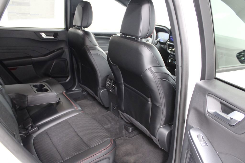 New 2025 Ford Escape ST-Line w/ Tech Pack #1 image 30