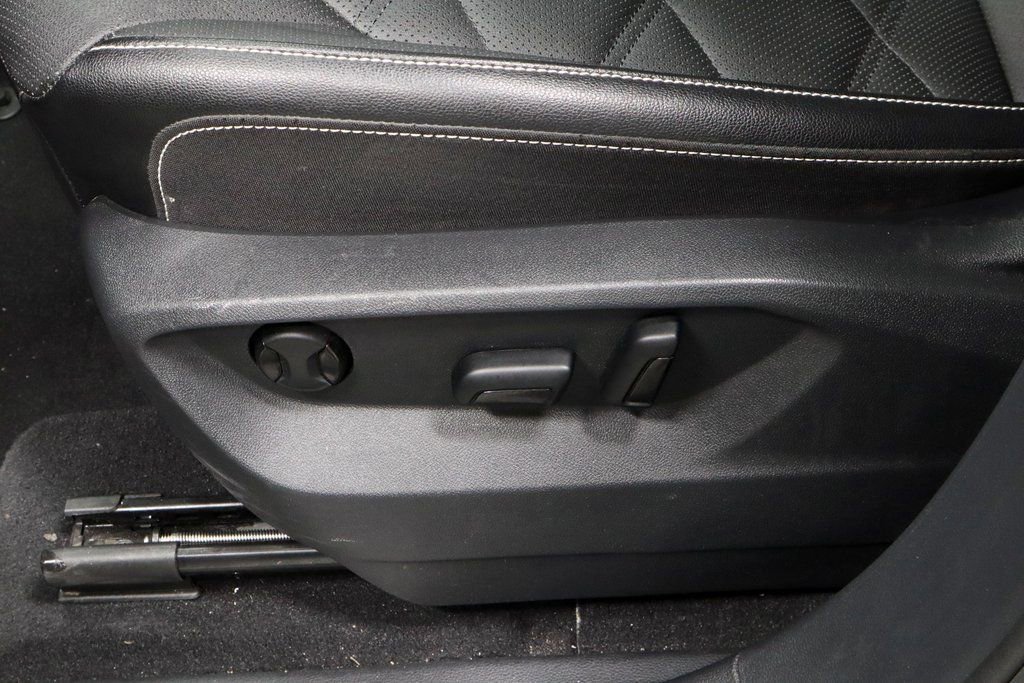 Used 2025 Volkswagen Atlas SE image 26