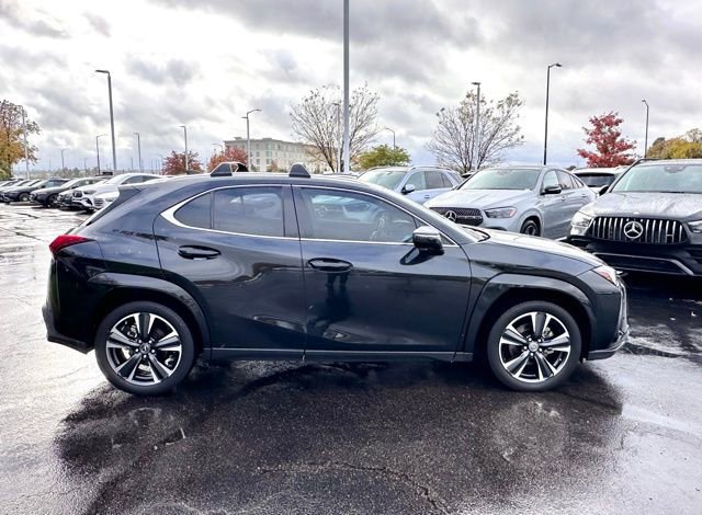 Used 2022 Lexus UX 200 w/ Premium Package image 11