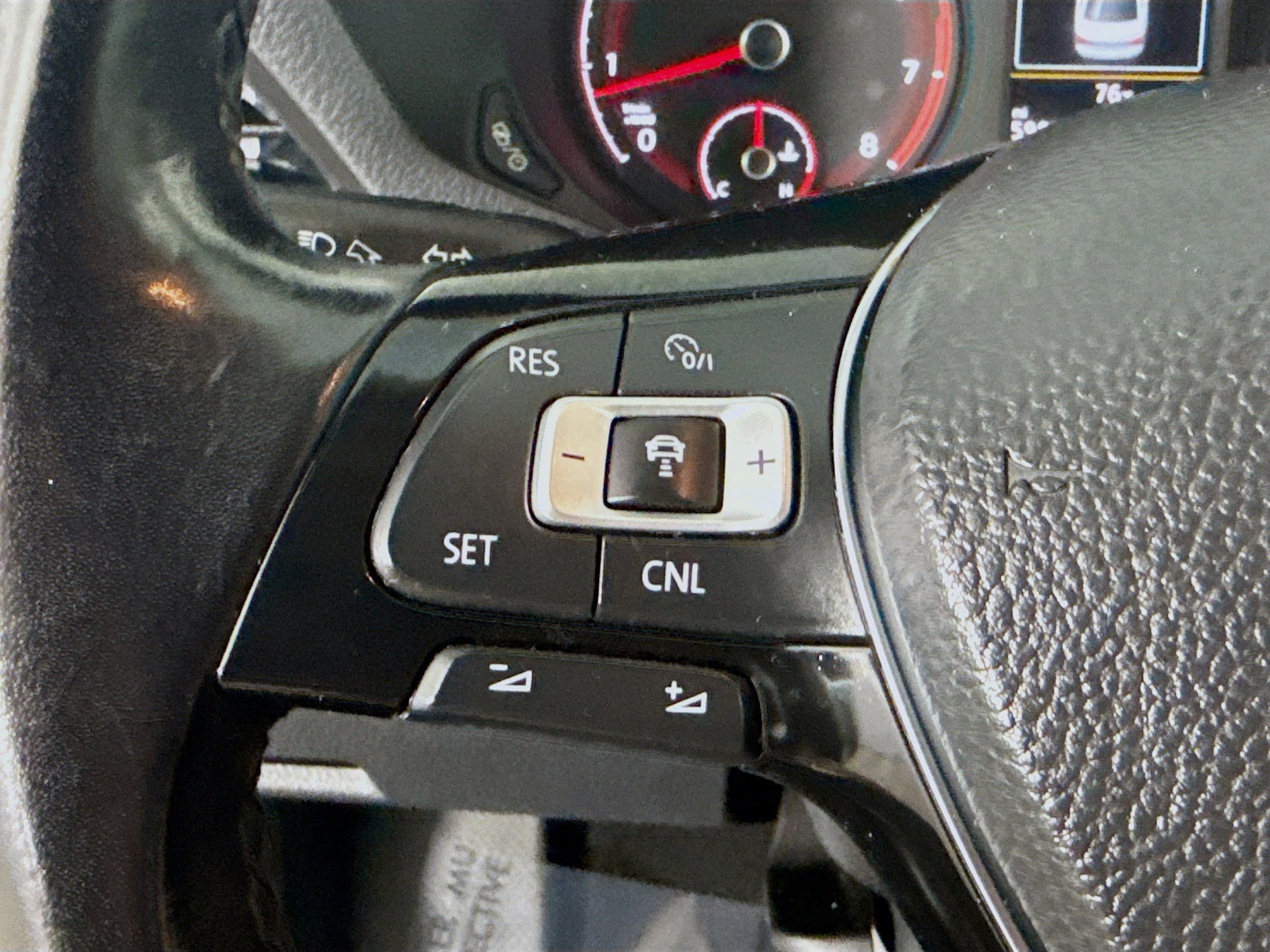 Used 2020 Volkswagen Passat 2.0T SE image 14