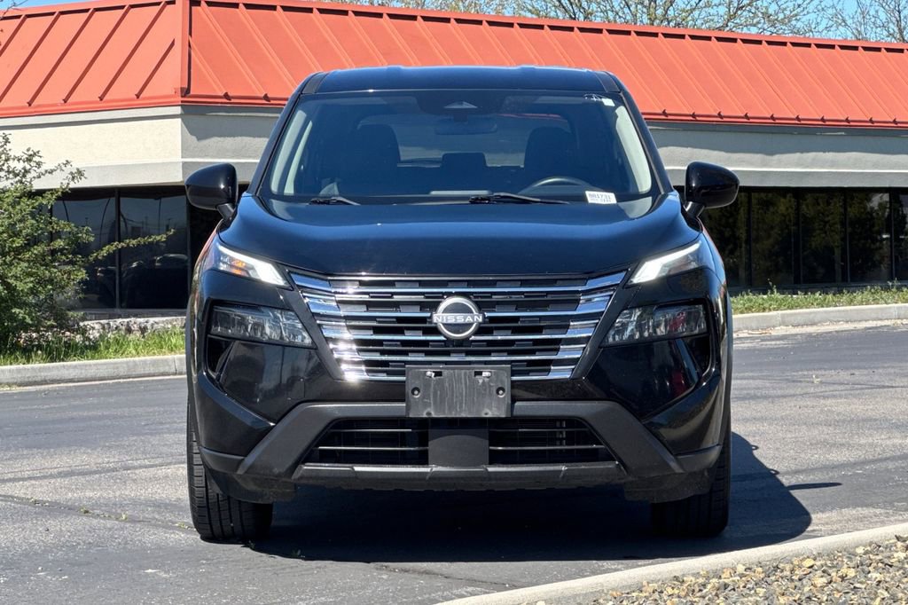 Used 2024 Nissan Rogue SV image 9
