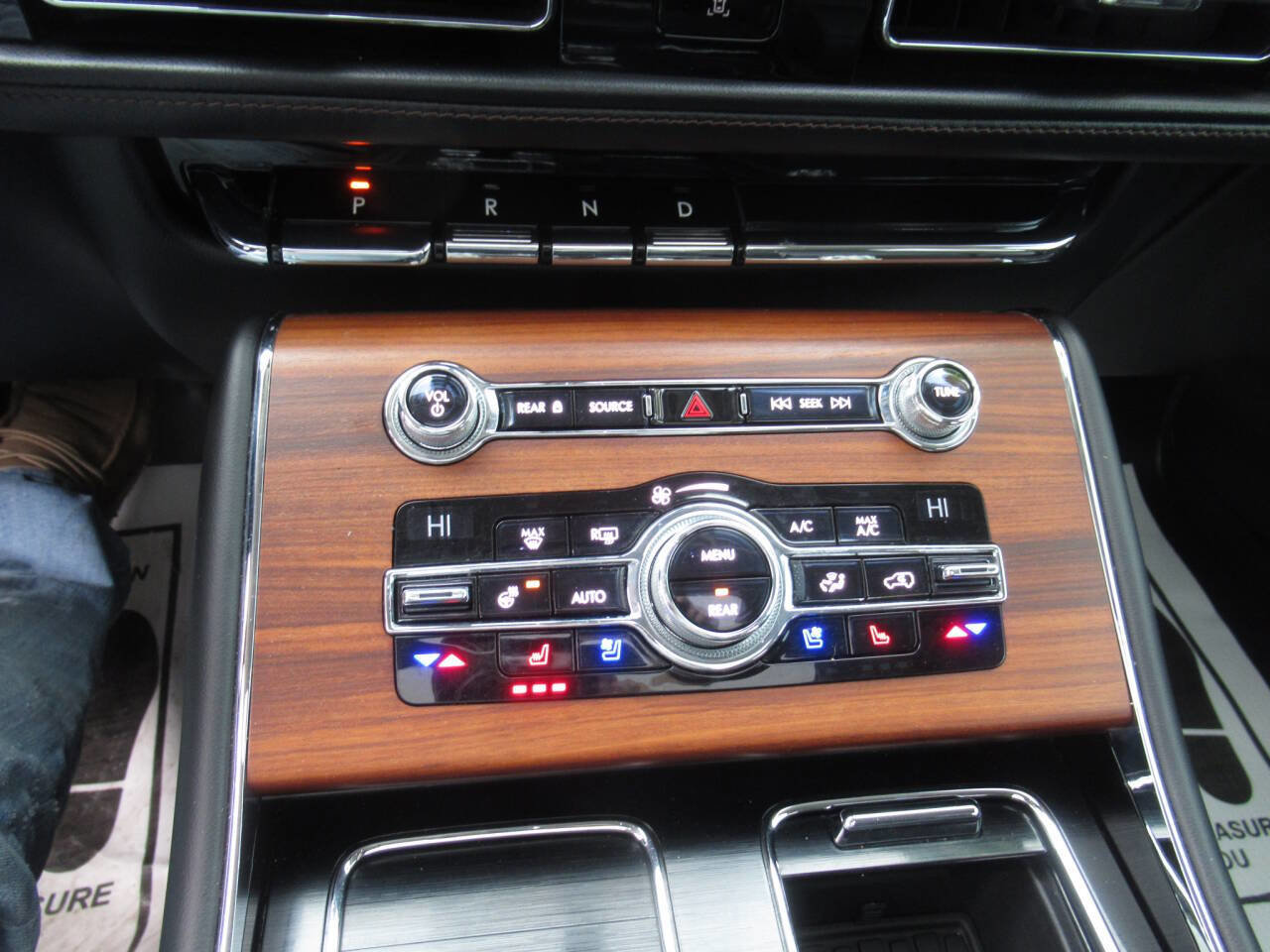 Used 2020 Lincoln Aviator Reserve w/ Equipment Group 201A image 24