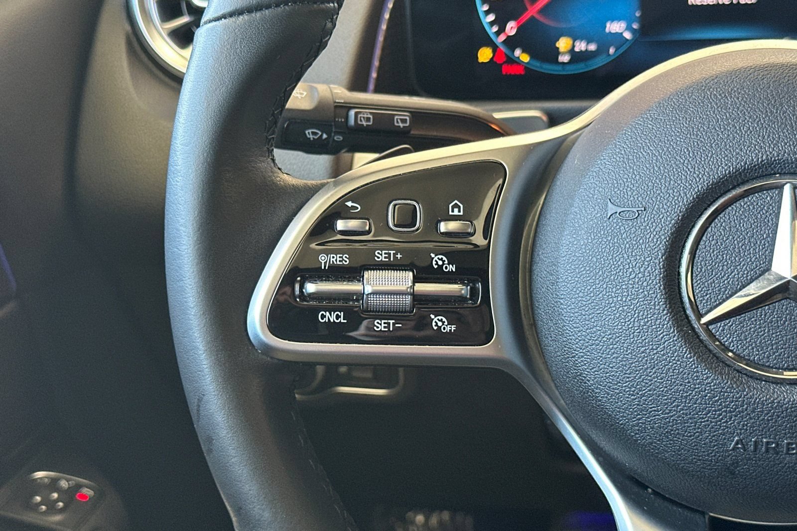 Certified 2022 Mercedes-Benz GLB 250 4MATIC image 29