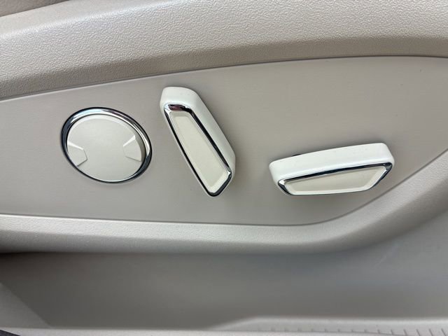 Used 2023 Lincoln Nautilus Reserve w/ Equipment Group 201A image 34