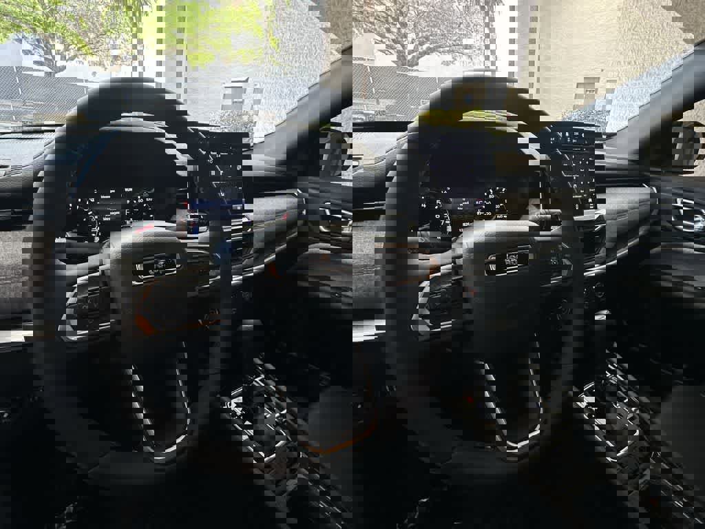 Used 2023 Jeep Compass Latitude image 13