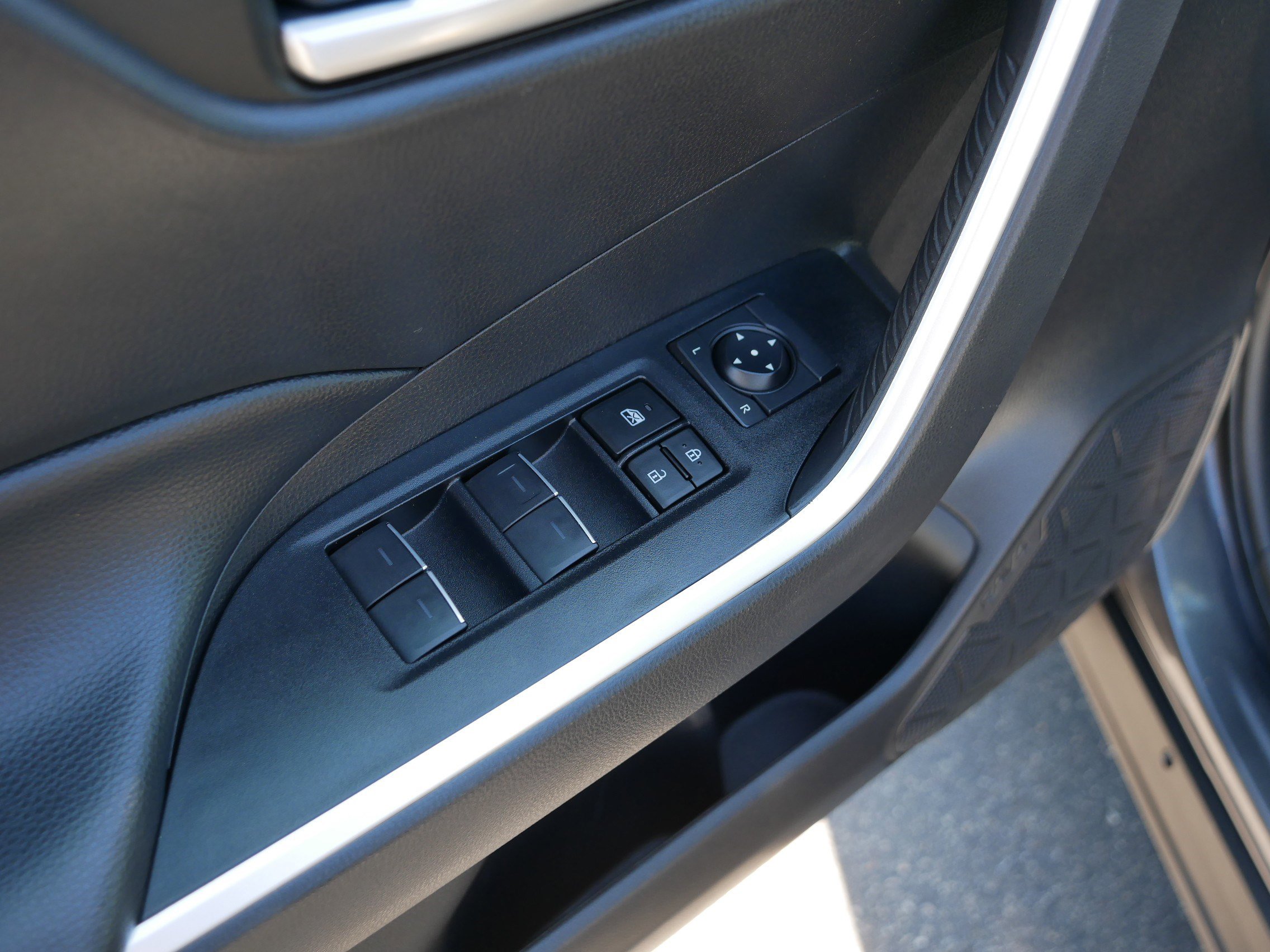 Used 2023 Toyota RAV4 XLE w/ Convenience Package AWD/4WD image 19