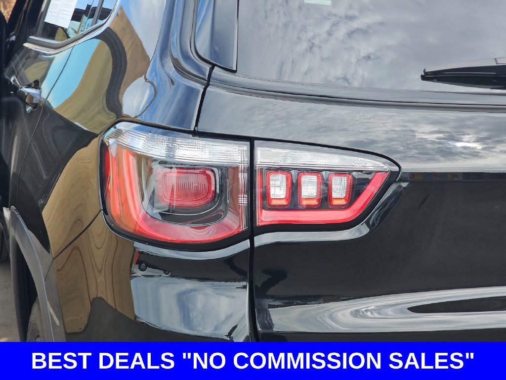 Used 2023 Jeep Compass Trailhawk w/ Sun and Sound Group AWD/4WD image 39