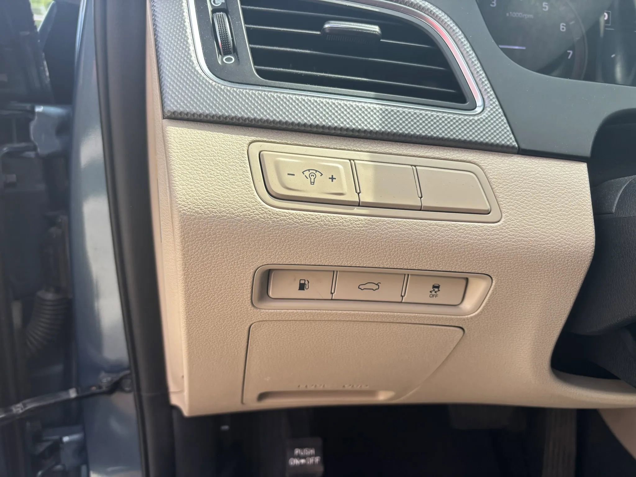 Used 2017 Hyundai Sonata SE FWD image 12