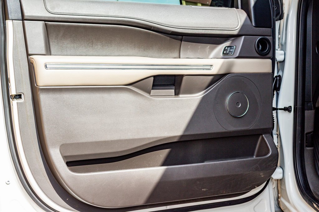 Used 2021 Ford Expedition XLT image 25